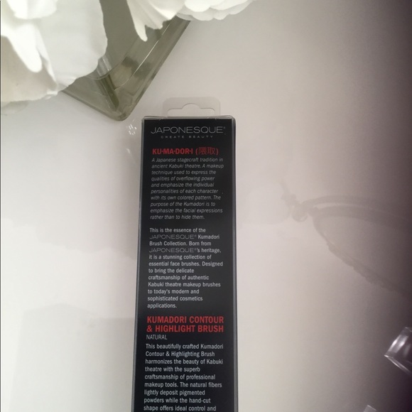 Japonesque Contour and Highlight Brush - Picture 4 of 4